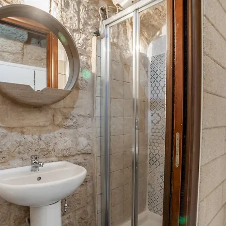 Guesthost - La Pergola In The Heart Of * Bari