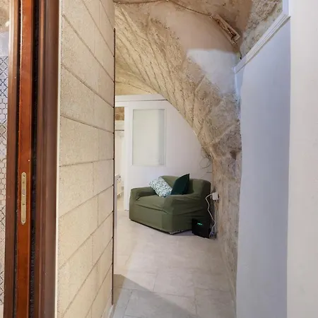 Apartament Guesthost - La Pergola In The Heart Of Bari