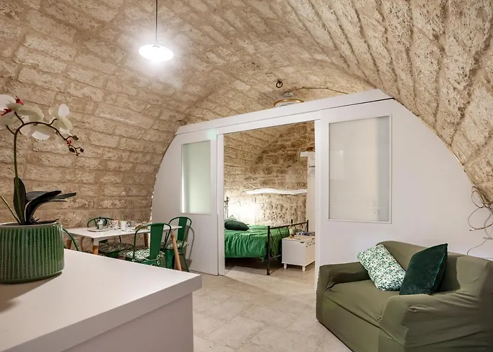 Guesthost - La Pergola In The Heart Of Appartement Bari