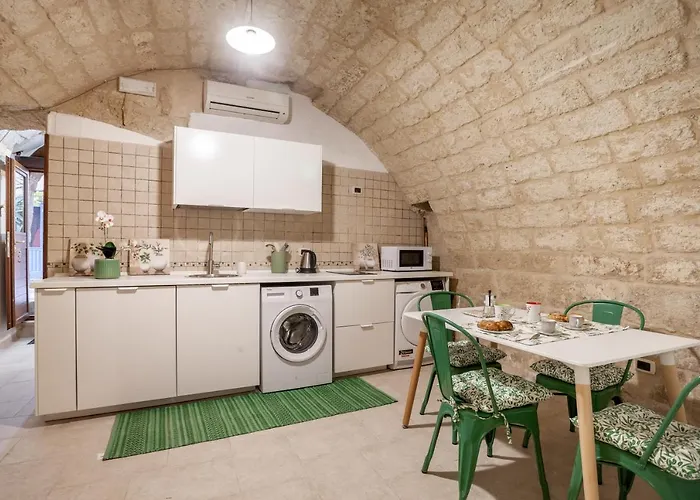 Guesthost - La Pergola In The Heart Of * Bari